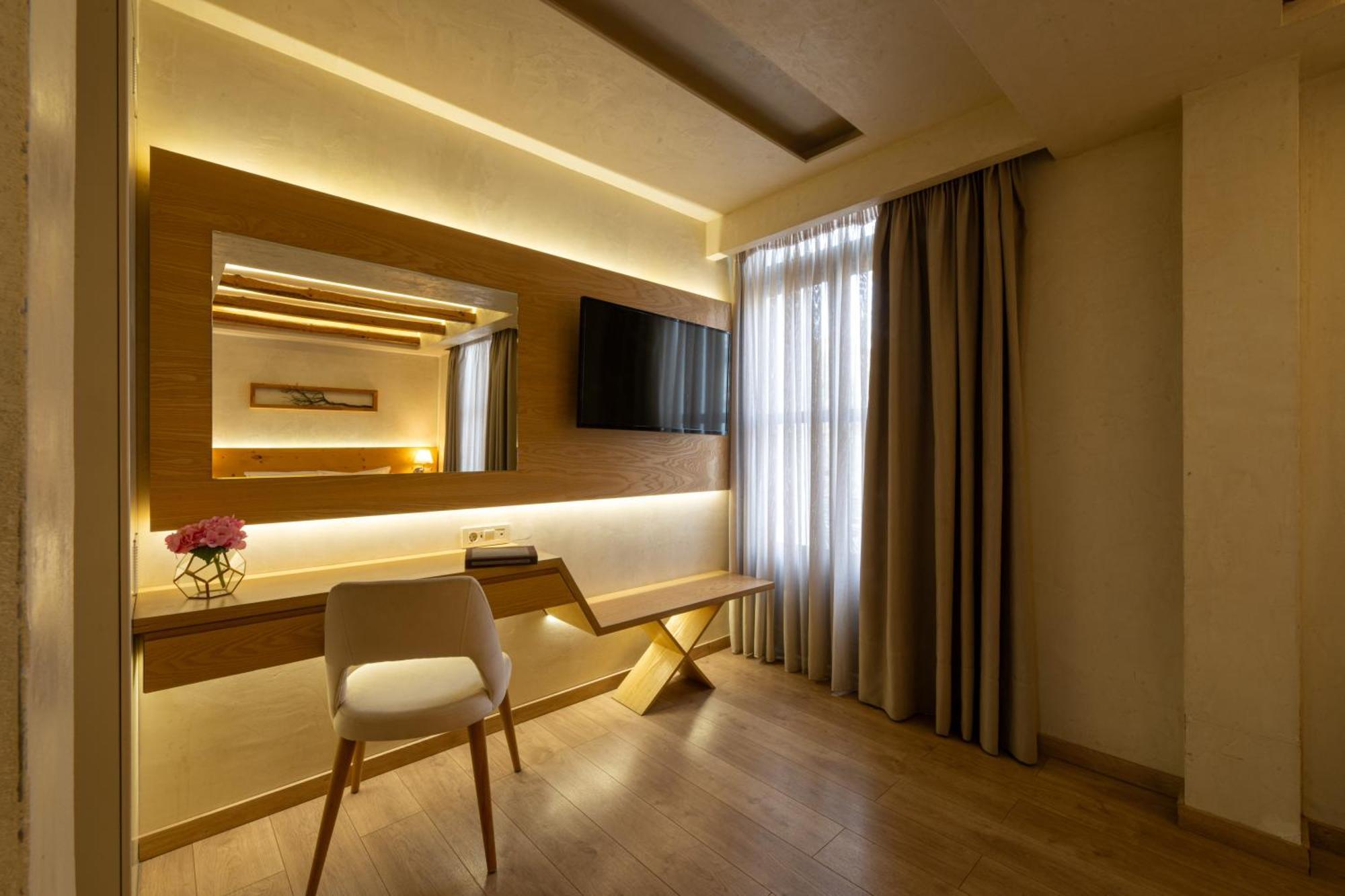 Panellinion Luxury Rooms Kalamata Dış mekan fotoğraf