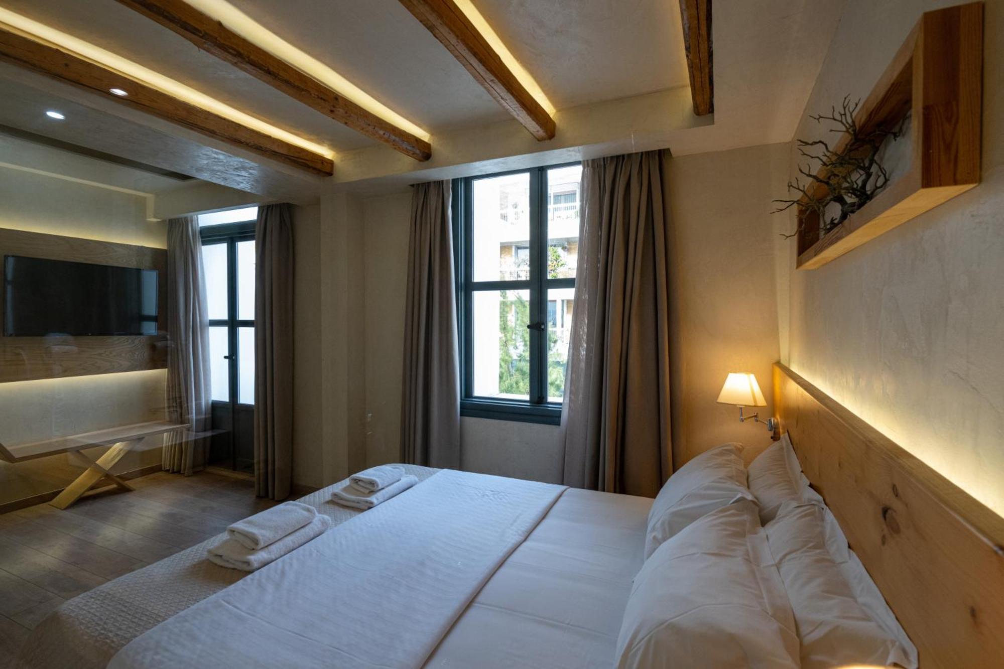Panellinion Luxury Rooms Kalamata Dış mekan fotoğraf
