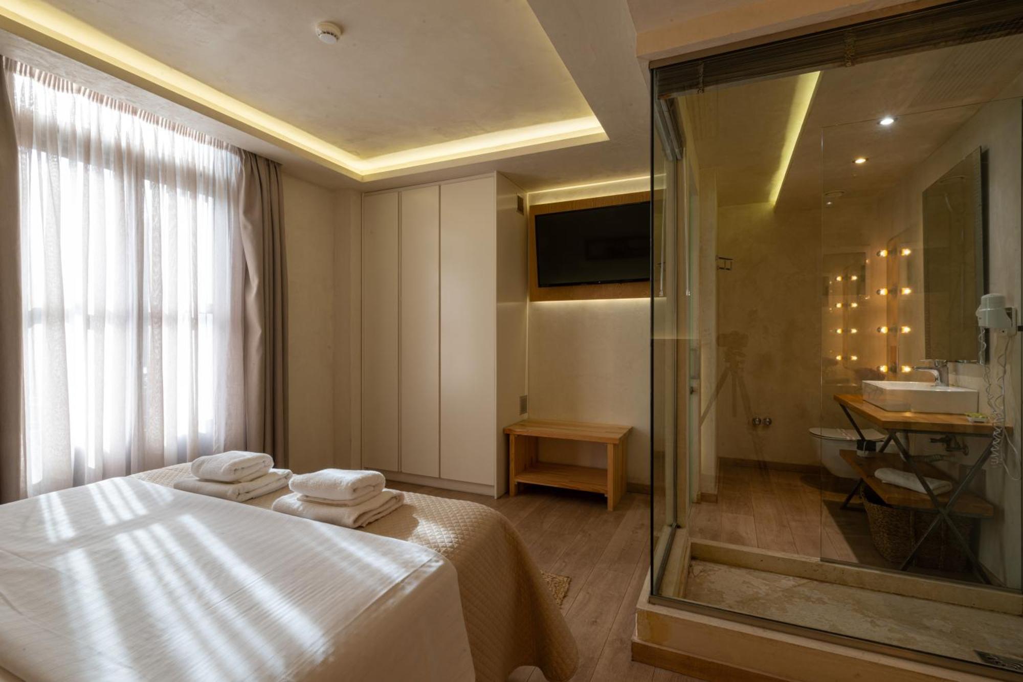 Panellinion Luxury Rooms Kalamata Dış mekan fotoğraf