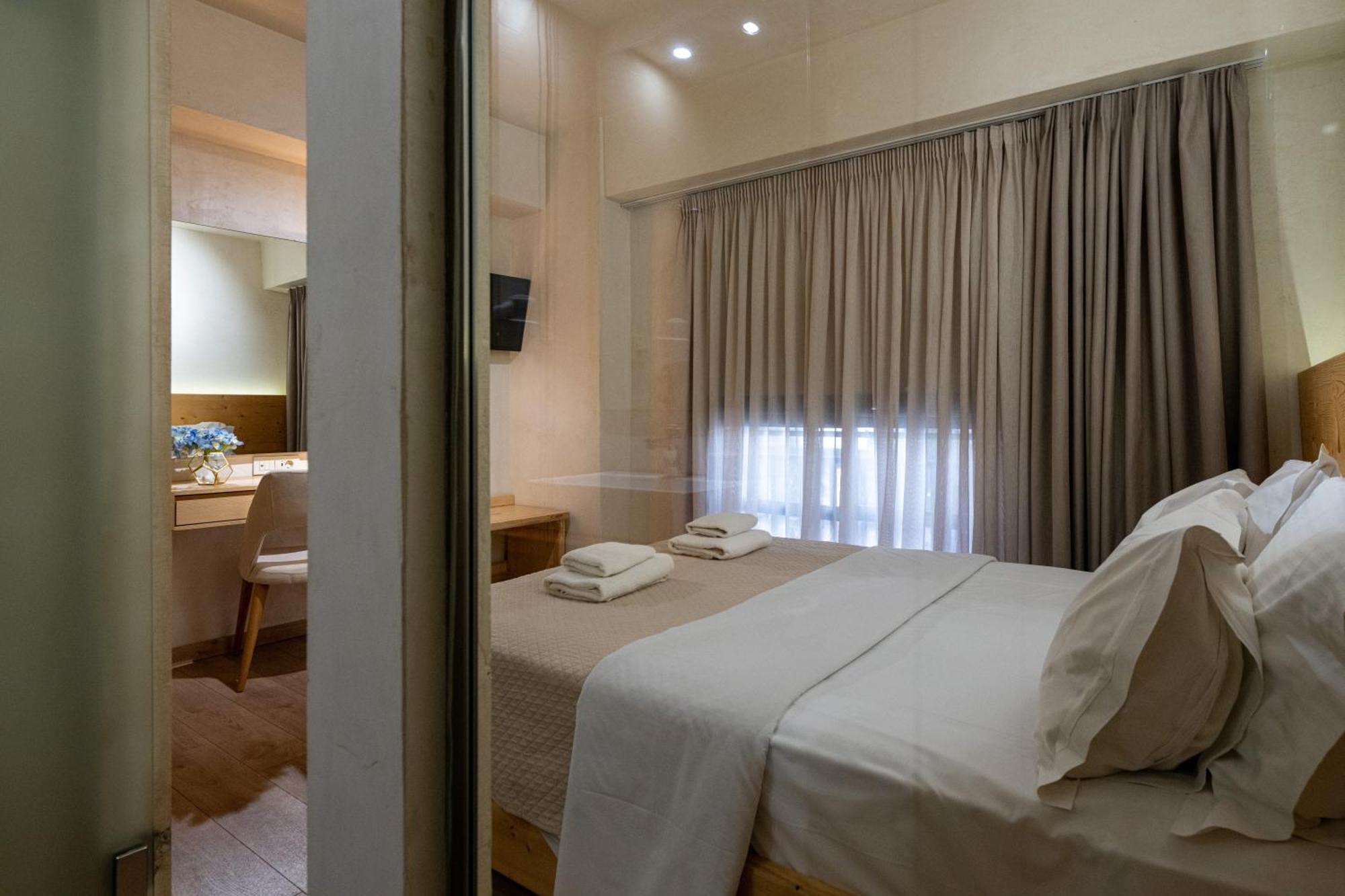 Panellinion Luxury Rooms Kalamata Dış mekan fotoğraf